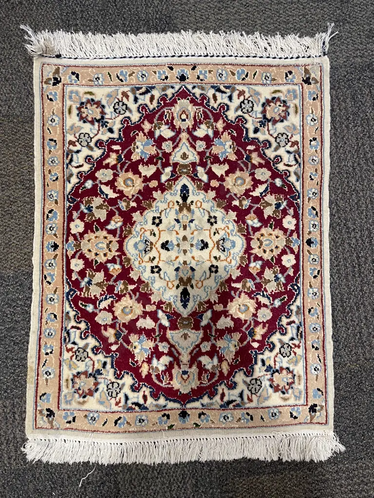 Small Persian Floor Rug Image 1++