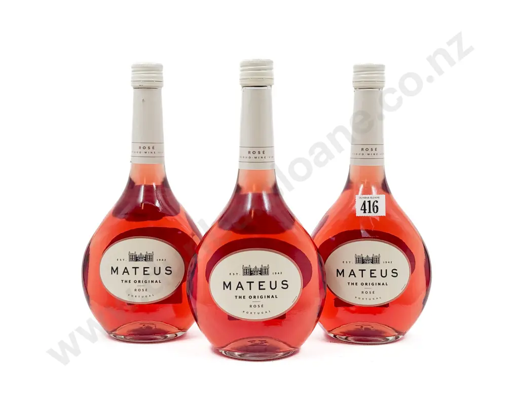 PORTUGAL Three Mateus Rosé Image 1++