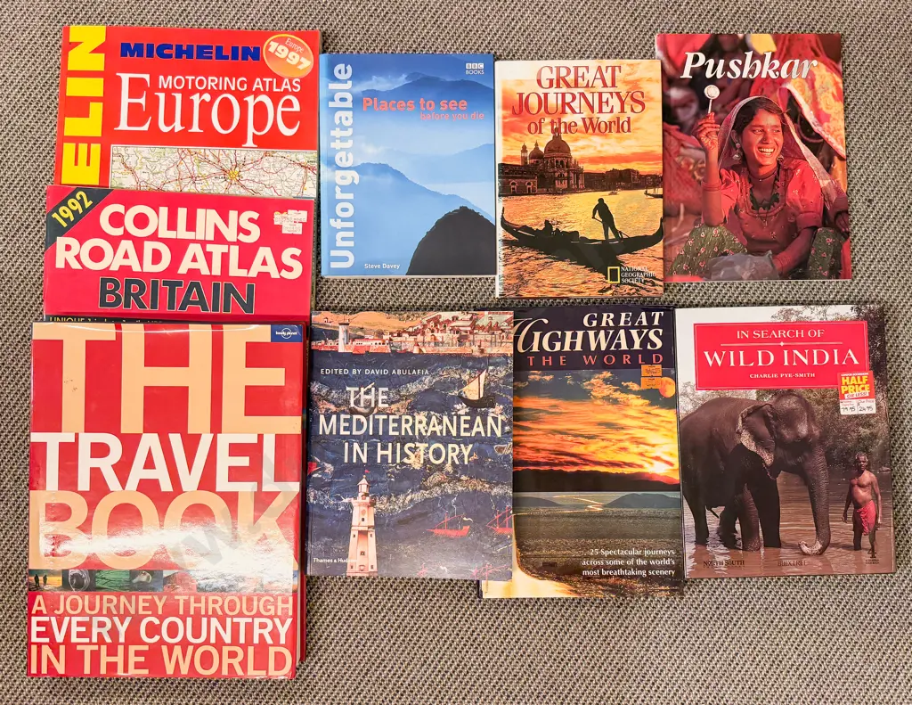 Nine Volumes Travels of the World Image 1++