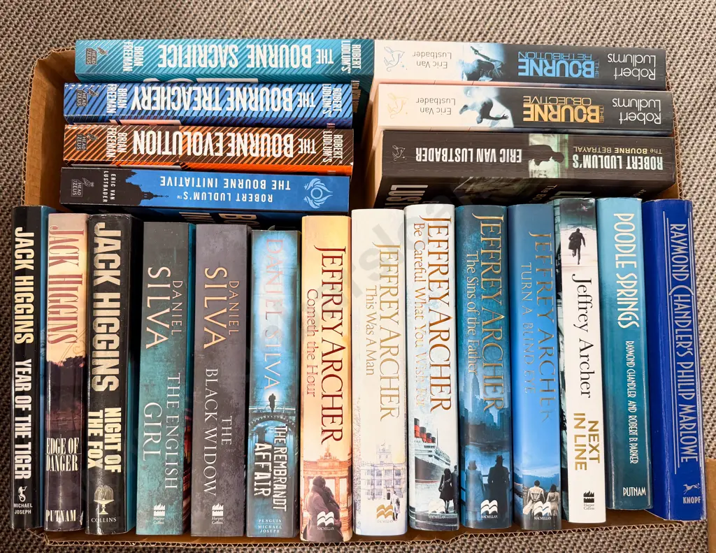 Carton Assorted Modern Crime Fiction Image 1++