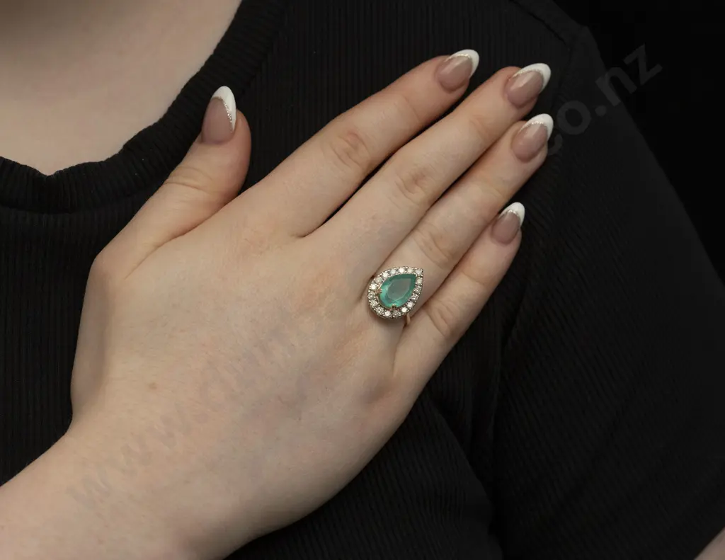 14ct 18Stone Emerald and Diamond Cluster Ring Image 1++