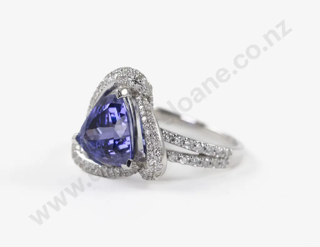 14ct White Gold 145Stone Tanzanite and Diamond Cluster Ring Image 1++
