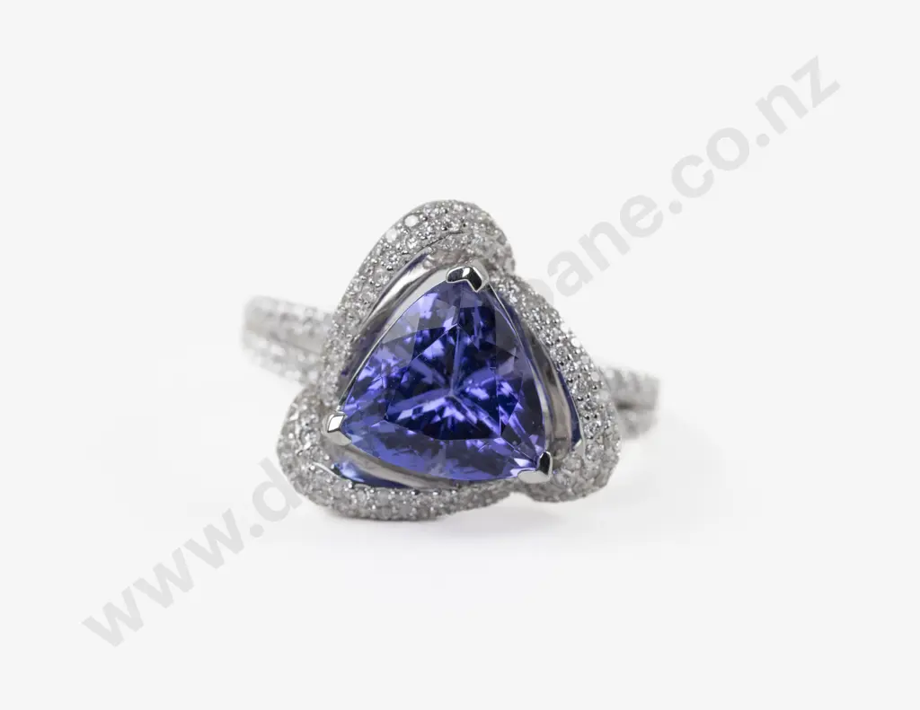 14ct White Gold 145Stone Tanzanite and Diamond Cluster Ring Image 1++