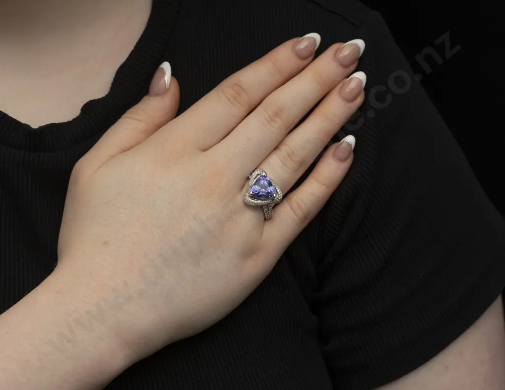 14ct White Gold 145Stone Tanzanite and Diamond Cluster Ring Image 1++