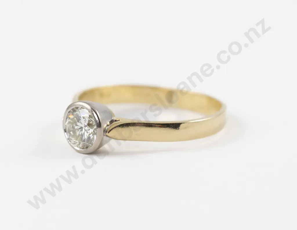 18ct Solitaire Diamond Ring Image 1++