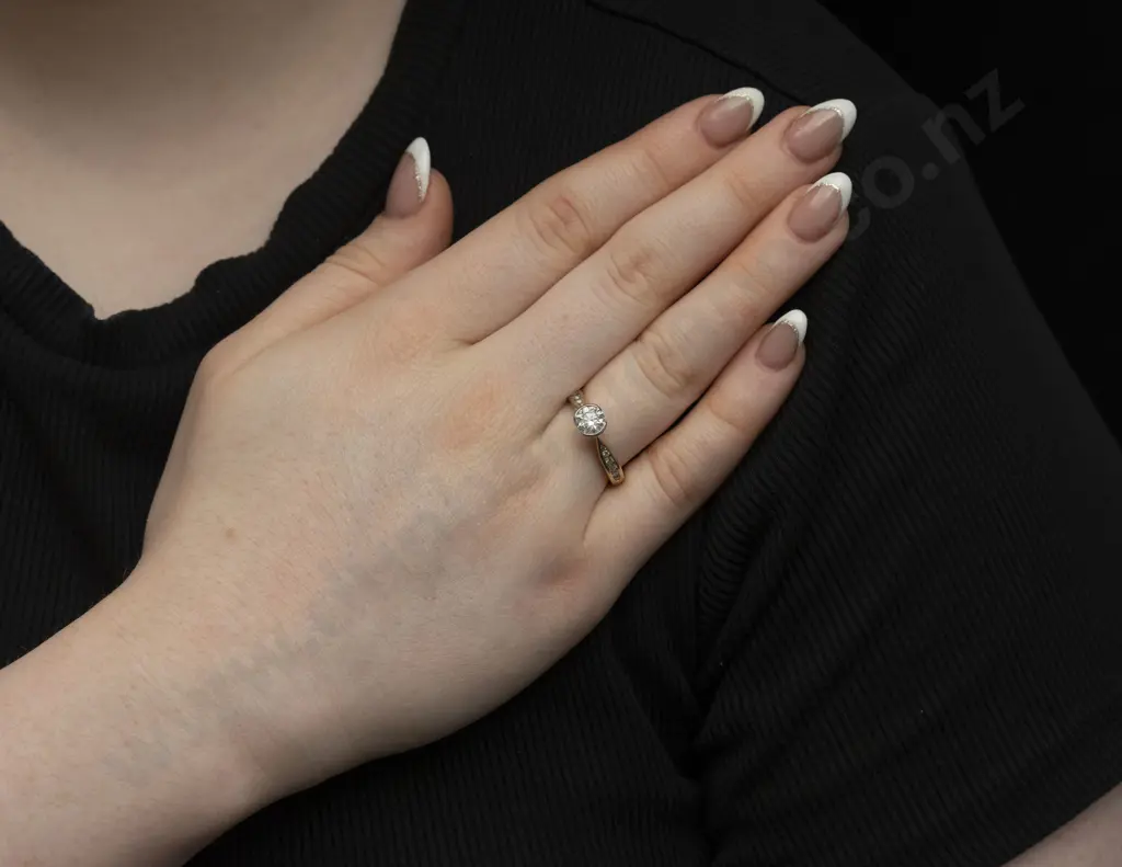 18ct Solitaire Diamond Ring Image 1++