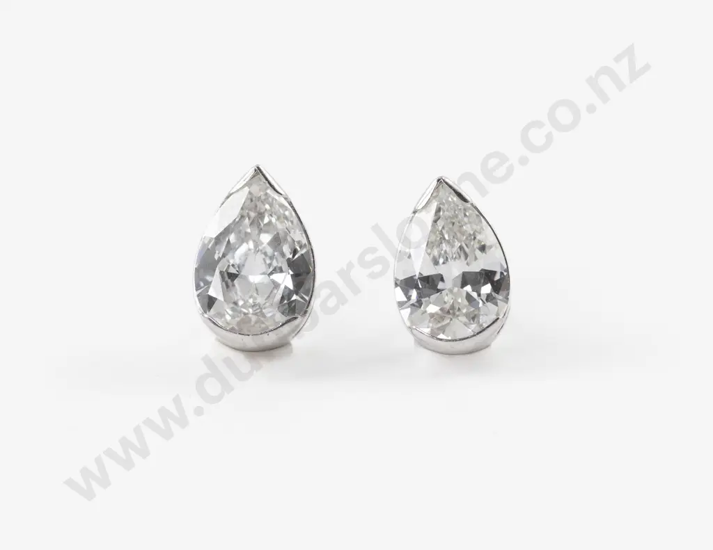 Pair 18ct White Gold Solitaire Diamond Stud Earrings Image 1++