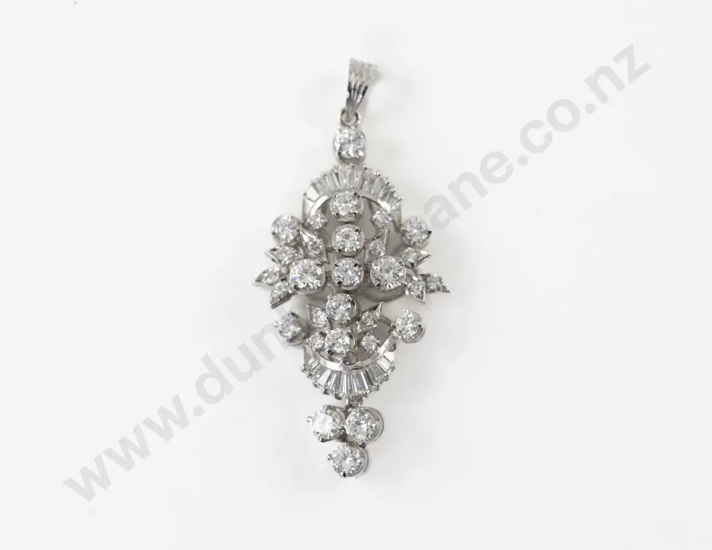 14ct White Gold 47Stone Diamond Cluster Pendant Image 1++