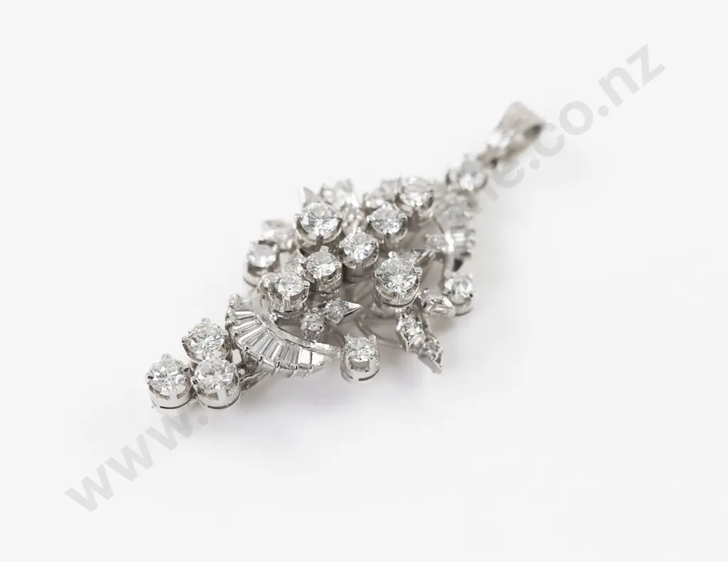 14ct White Gold 47Stone Diamond Cluster Pendant Image 1++