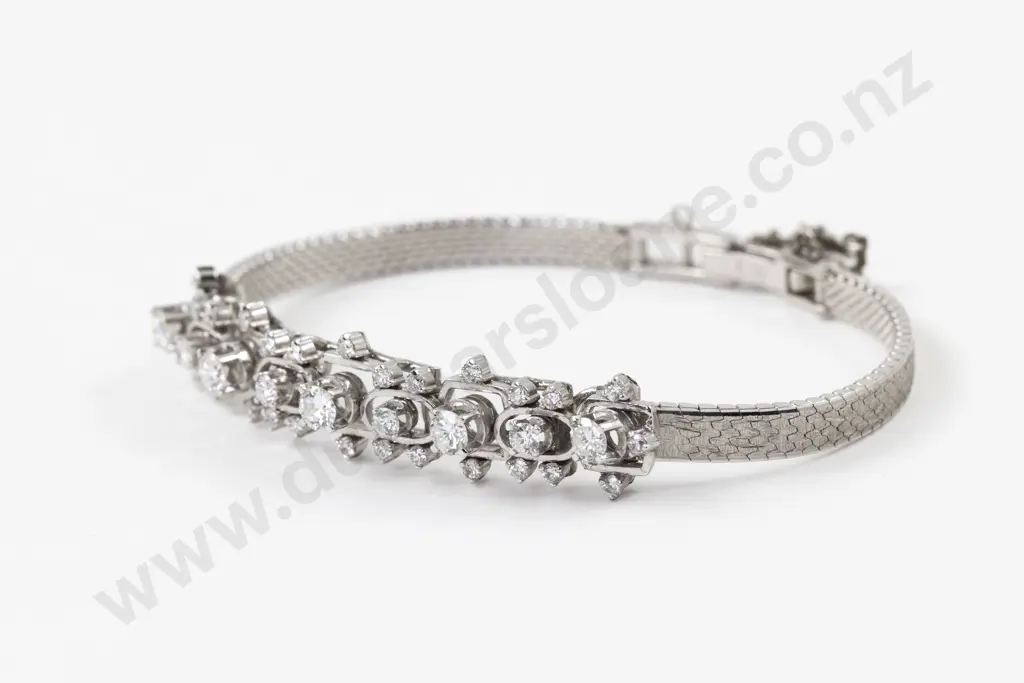 9ct White Gold 28Stone Diamond Bracelet Image 1++