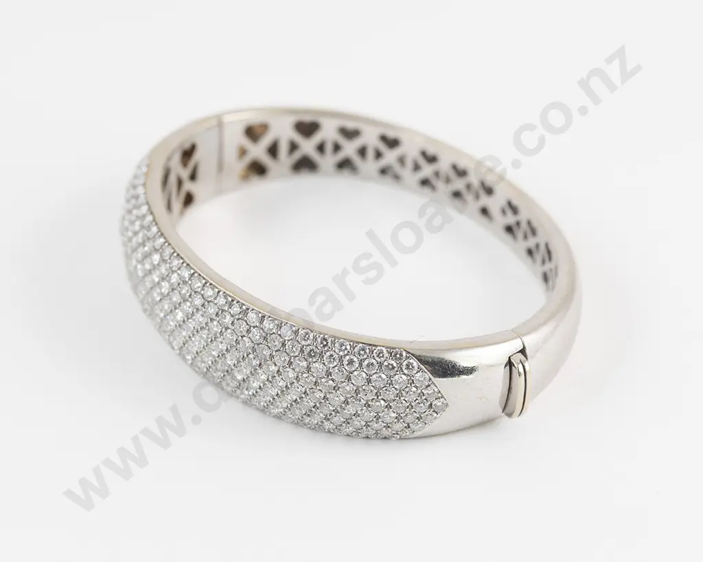 18ct White Gold 243stone Diamond Hinged Snap Bangle Image 1++