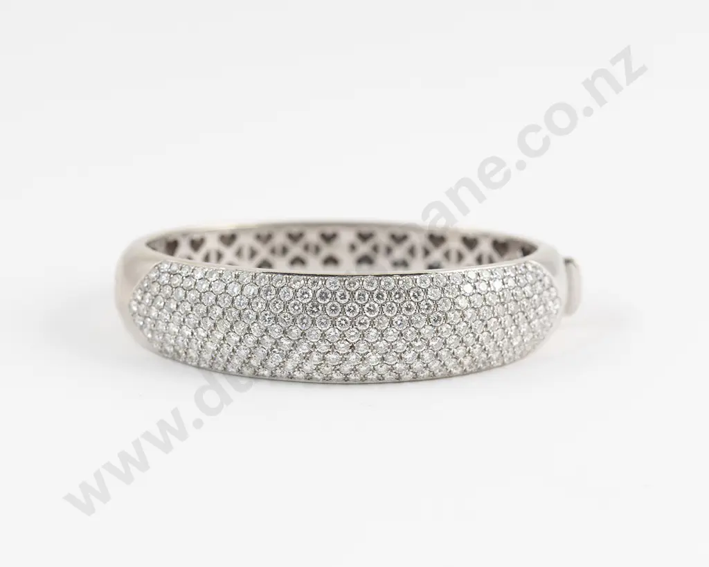 18ct White Gold 243stone Diamond Hinged Snap Bangle Image 1++