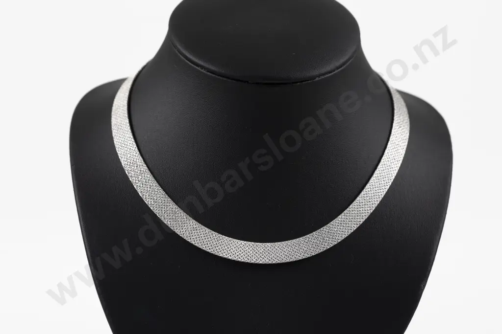18ct White Gold Mesh Chocker Necklace Image 1++
