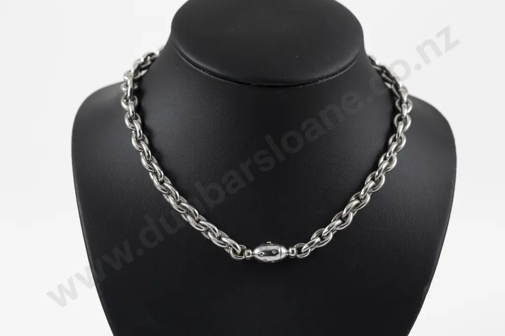 Heavy 9ct White Gold Curb Link Neck Chain Image 1++