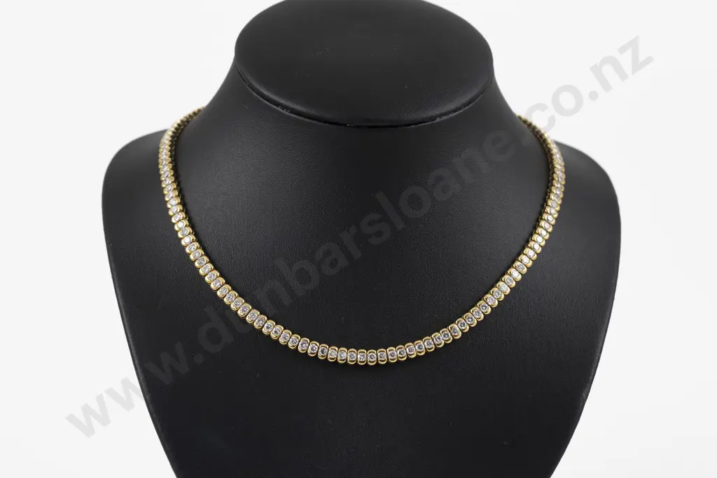 18ct 135Stone Diamond Necklace Image 1++