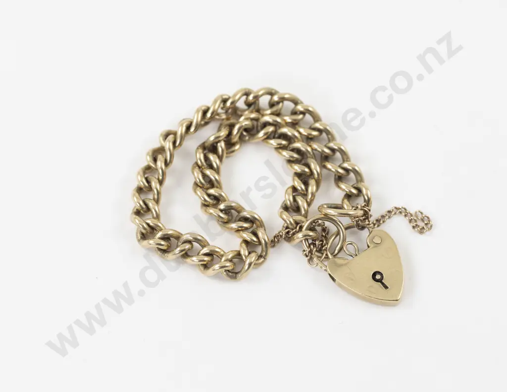 9ct Curb Link Bracelet with Heart Padlock Clasp Image 1++