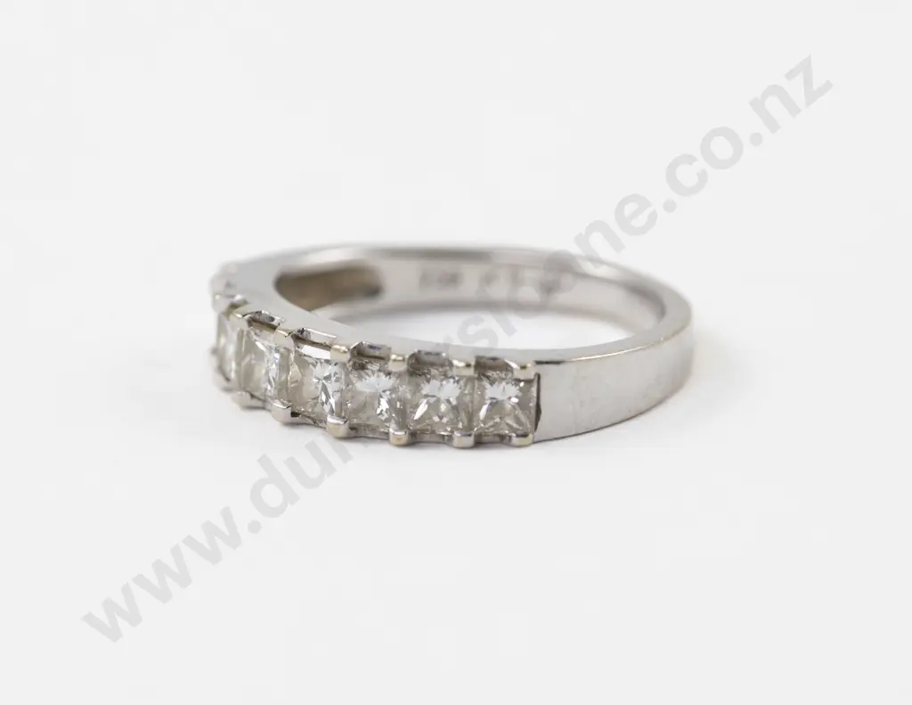 18ct White Gold Eight Stone Diamond Eternity Ring Image 1++