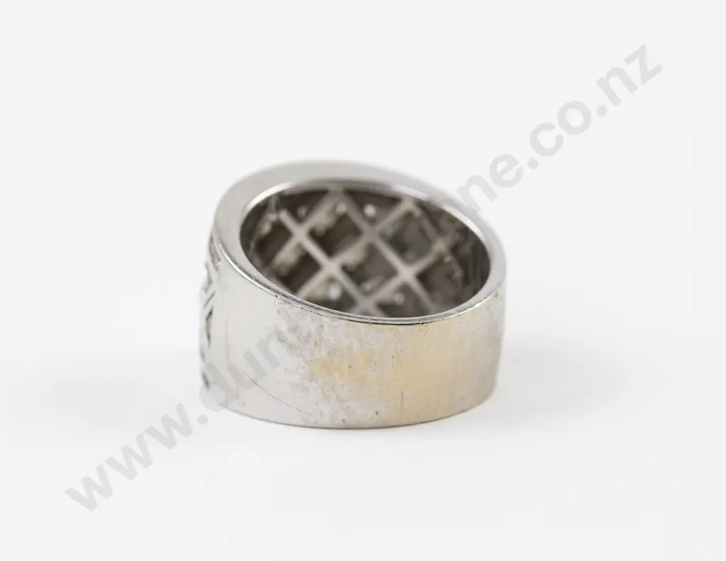 18ct White Gold 57Stone Diamond Fancy Band Ring Image 1++