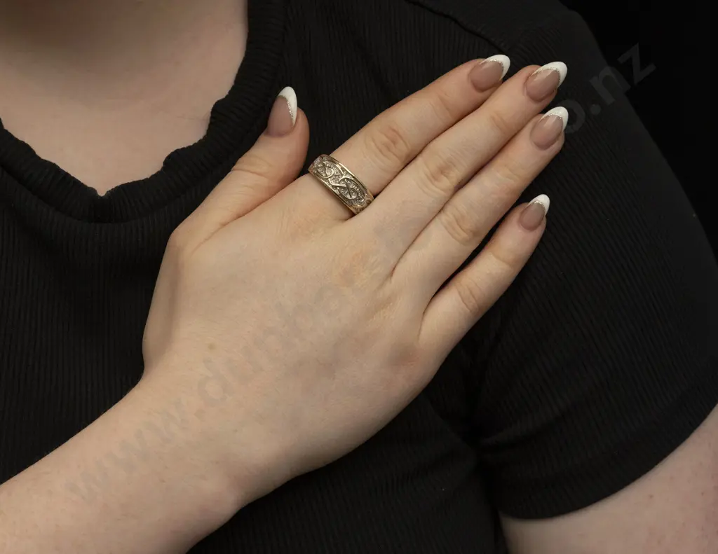 9ct Celtic Knot Design Band Ring Image 1++