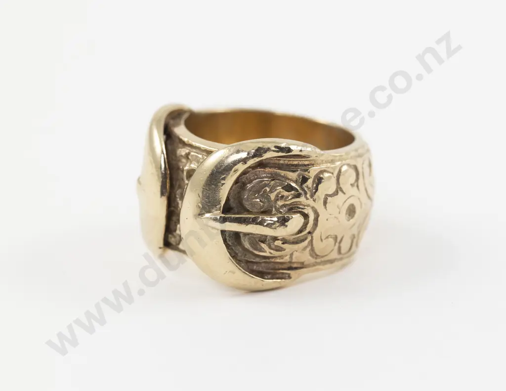 9ct Large Engraved Buckle Band Ring Image 1++