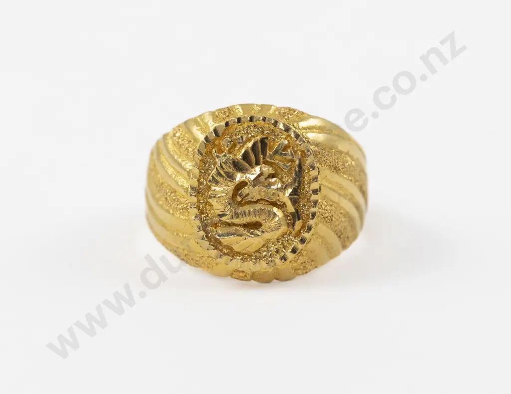Chinese 22ct Signet Ring Image 1++
