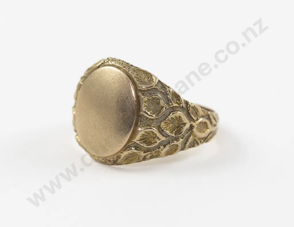 14ct Signet Ring Image 1++