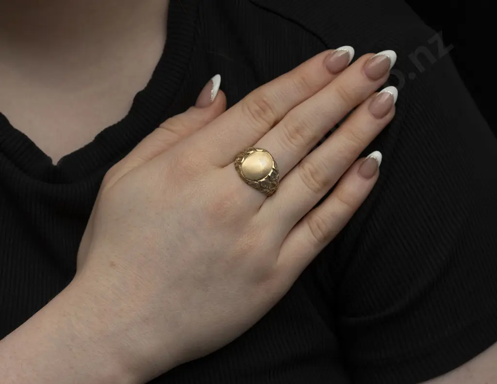 14ct Signet Ring Image 1++