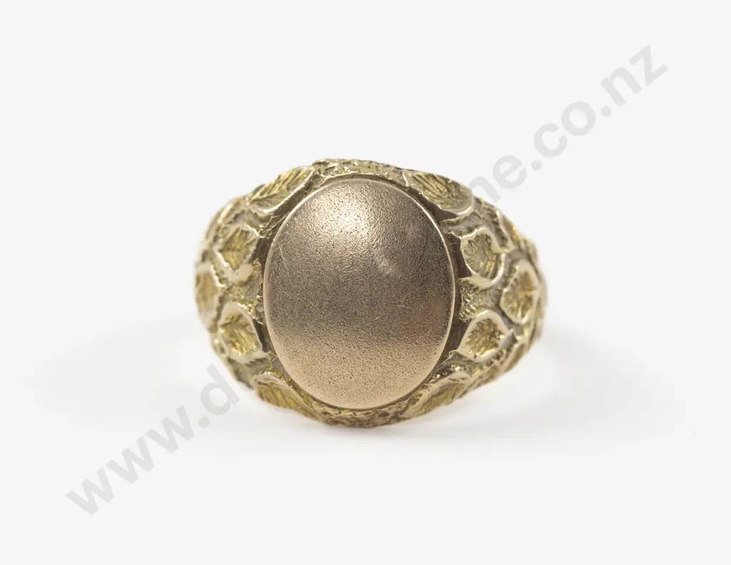 14ct Signet Ring Image 1++