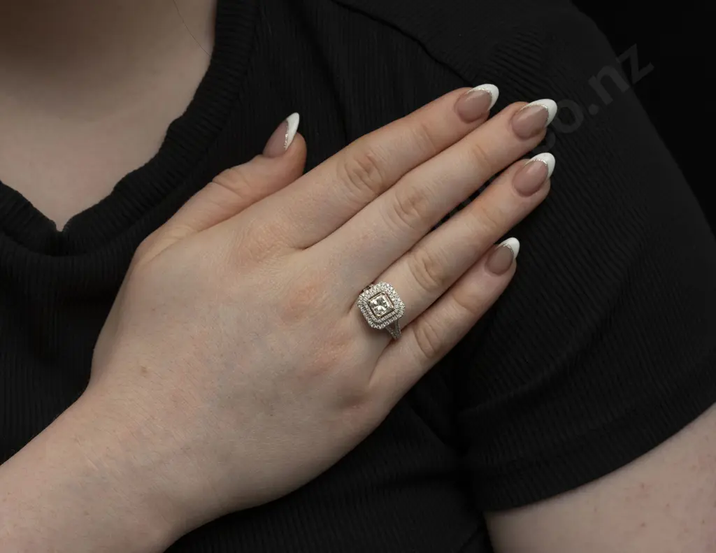 14ct 113Stone Diamond Cluster Ring Image 1++