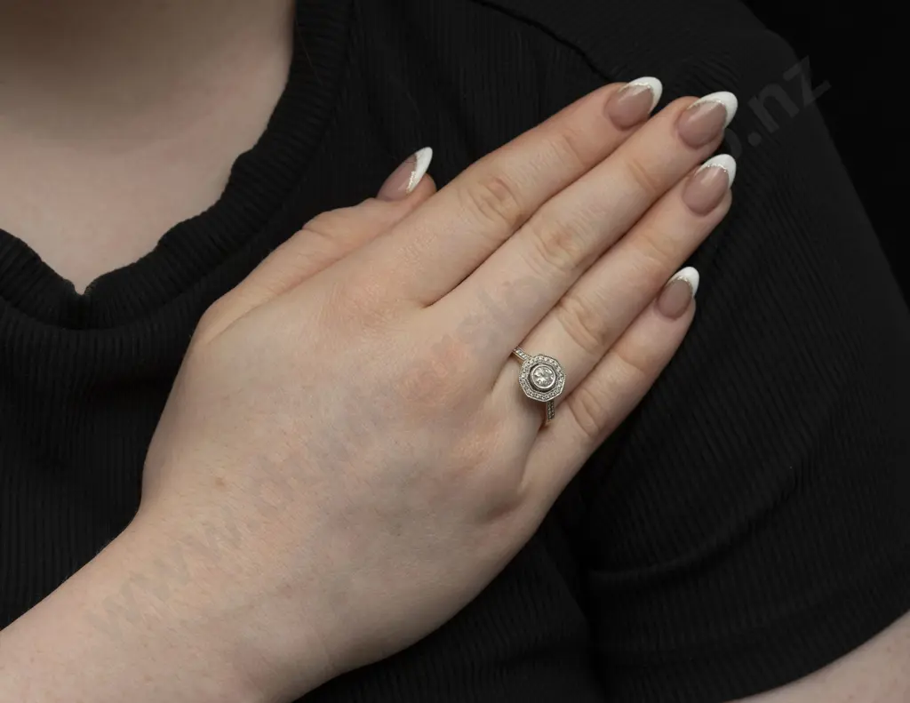 18ct Yellow and White Gold 33Stone Diamond Cluster Ring Image 1++