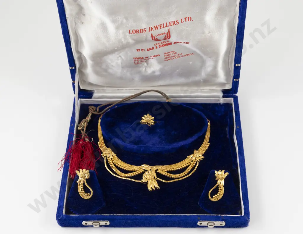 Indian 22ct Gold Necklace Ring and Earrings Suite Image 1++