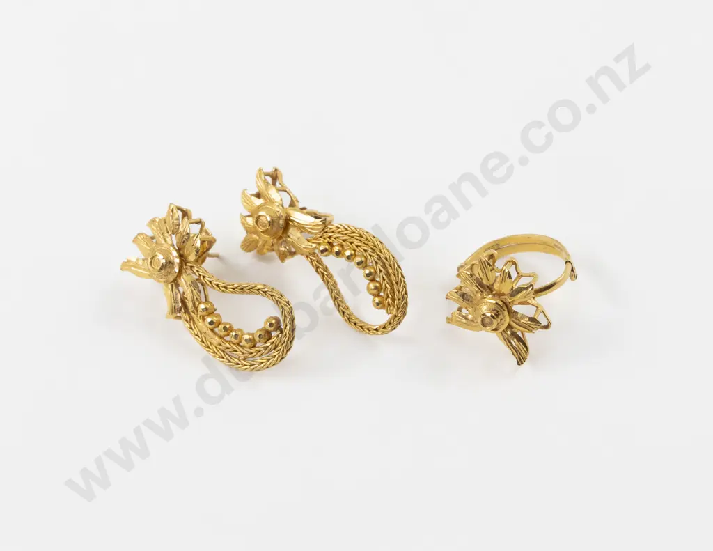 Indian 22ct Gold Necklace Ring and Earrings Suite Image 1++