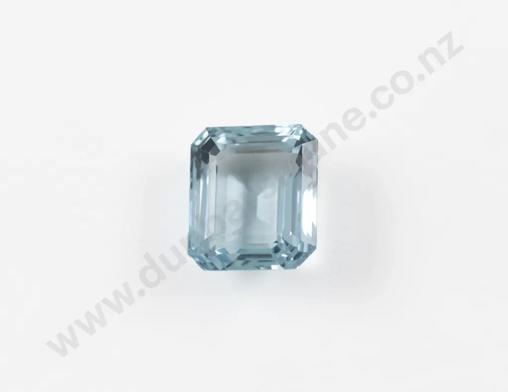 Unmounted Aquamarine Gem Stone Image 1++