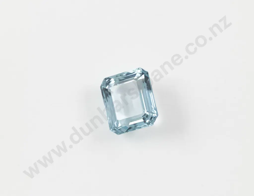 Unmounted Aquamarine Gem Stone Image 1++