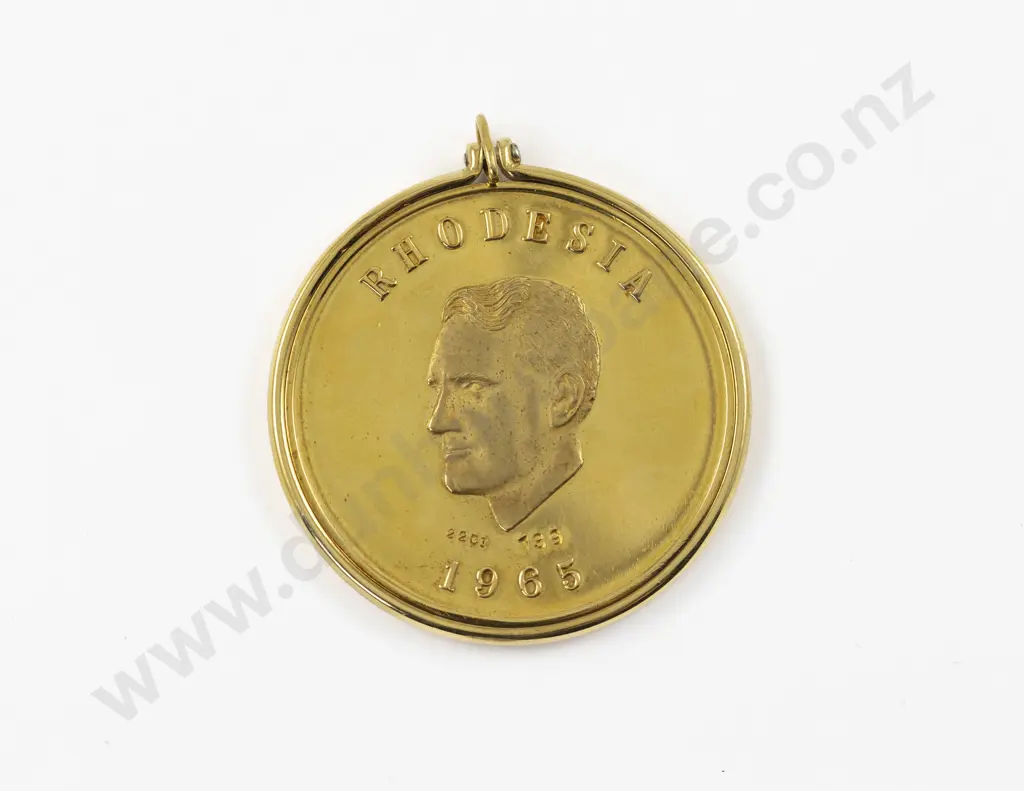 22ct 1967 Rhodesia 'Independence Anniversary 1965' Gold Medallion Image 1++