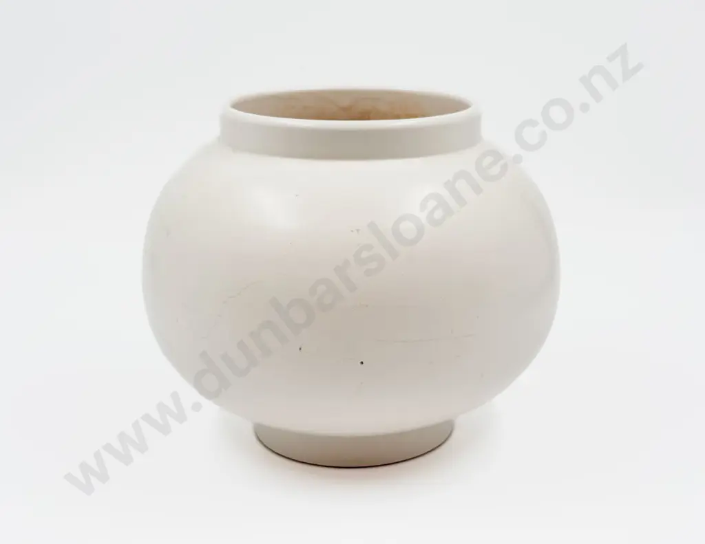 Crown Lynn Spherical Vase Image 1++