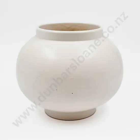 Crown Lynn Spherical Vase