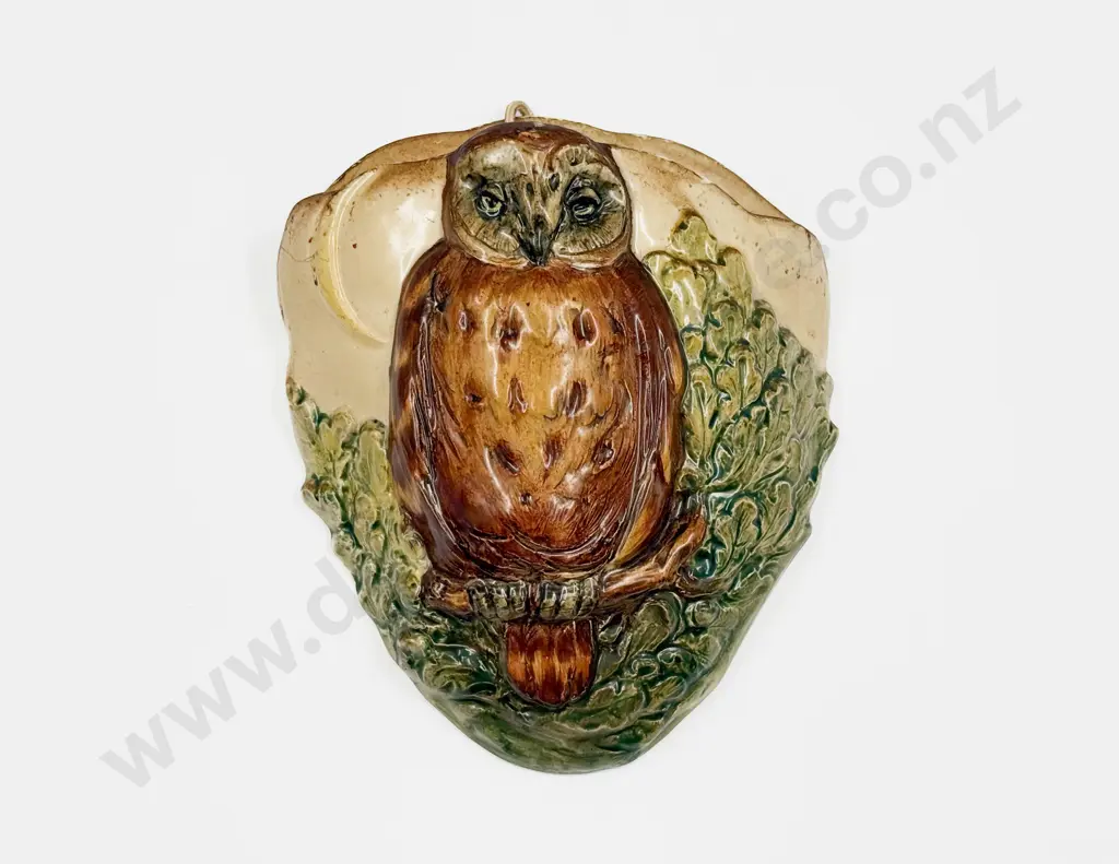 RD Relief Molded Owl Form Wall Pocket (AF) Image 1++