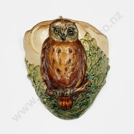 RD Relief Molded Owl Form Wall Pocket (AF)