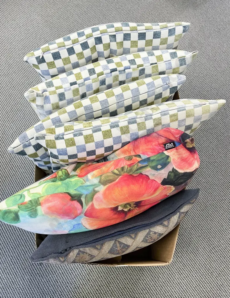 Qty of Assorted Cushions Image 1++