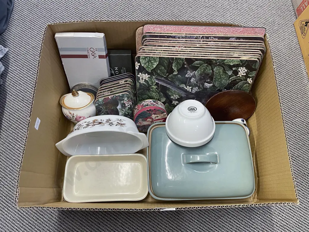 Box of Assorted Kitchenware Together with Assorted Placemats and Coasters etc Image 1++