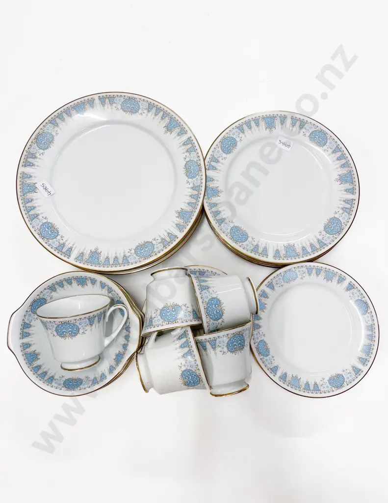 Noritake Part Dinner Set Image 1++