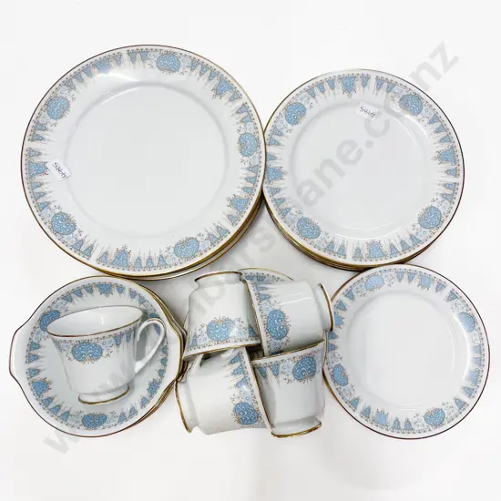 Noritake Part Dinner Set