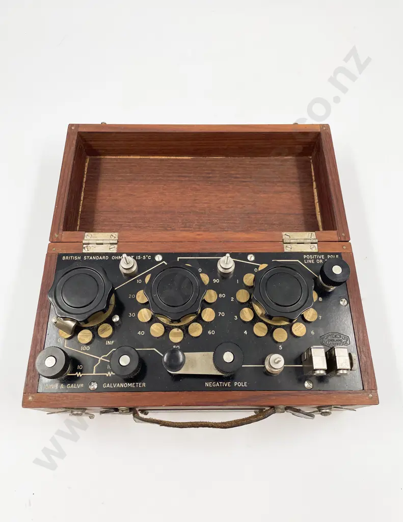 Vintage Electrical Resistance Box in Wooden Case Image 1++