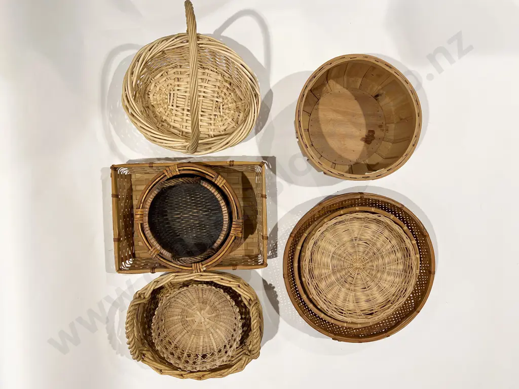 Quantity Assorted Wicker Baskets & Trays Etc Image 1++