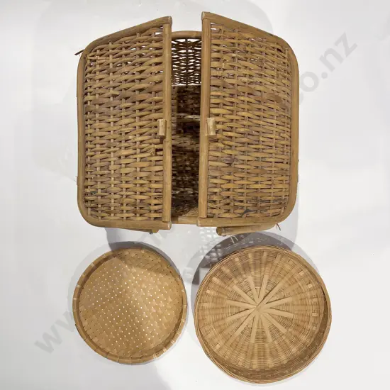 Quantity Assorted Wicker Baskets & Trays Etc