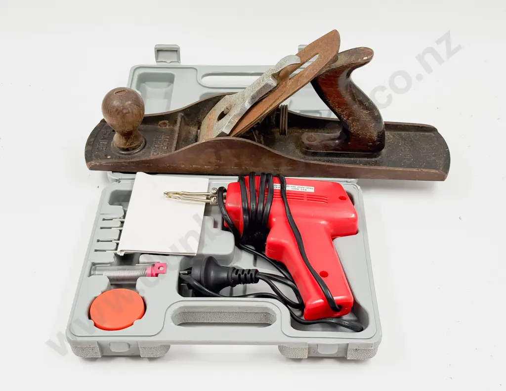 Cased Soldering Kit Image 1++