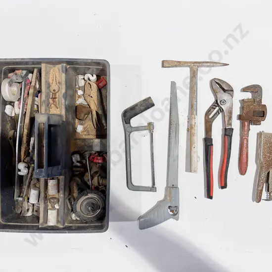 Tray of Assorted Vintage Tools