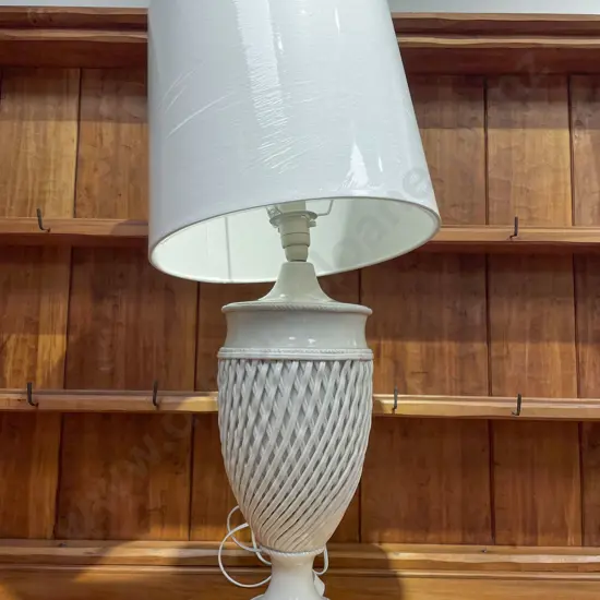 Ceramic Vase Form Table Lamp