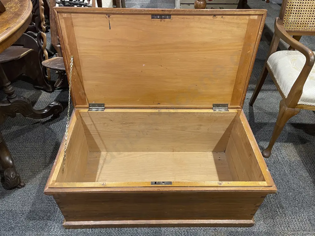 Kauri Blanket Chest Image 1++